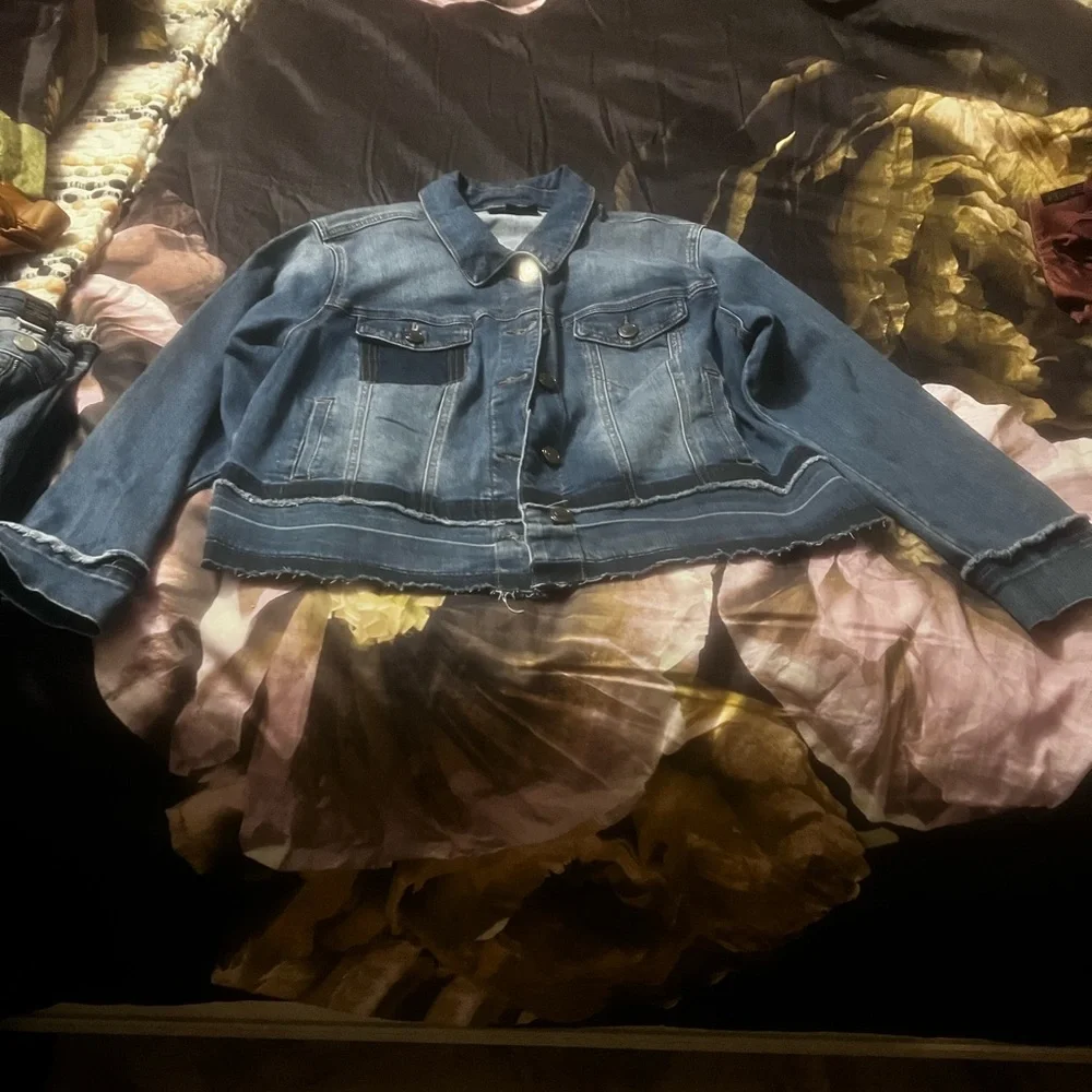 Jean Jacket - Picture 1 of 3
